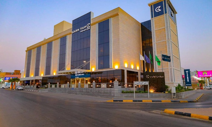 Unaizah Hôtel | 75 m² Hôtel ∙ 4 personnes