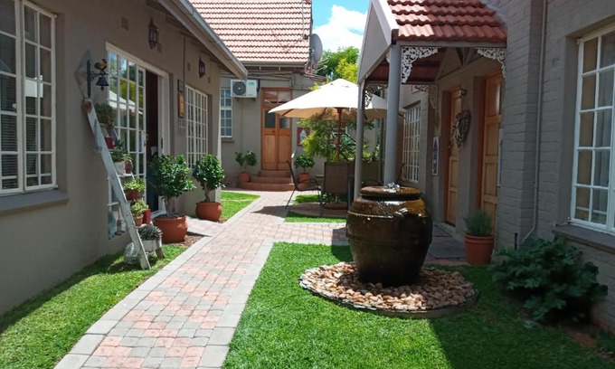 Kimberley Maison | 75 on Milner Lodge
