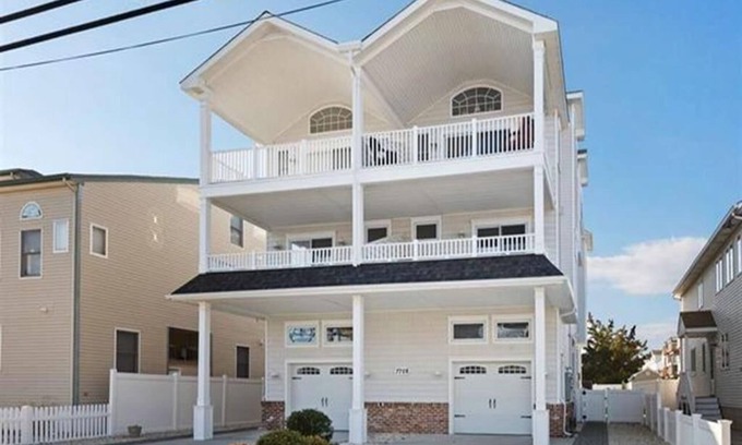 Townsend's Inlet Copropriété | 7708 Central Avenue North