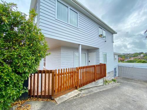 Browns Bay Maison | 7BR 3BH Beach Escape. 2 min to Browns Bay Beach