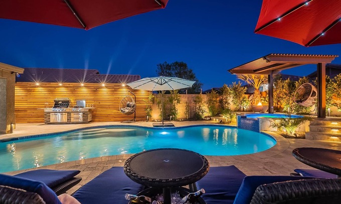 Phoenix Maison | 7BR/4BATH Escape w/HEATED Pool, Billiards, Arcade Room, Hot Tub & Mini Golf