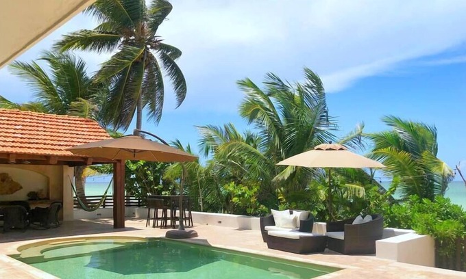 Yucatan Peninsula Maison | 8 BDR - Walk to Chicxulub, 16 people - Beachfront