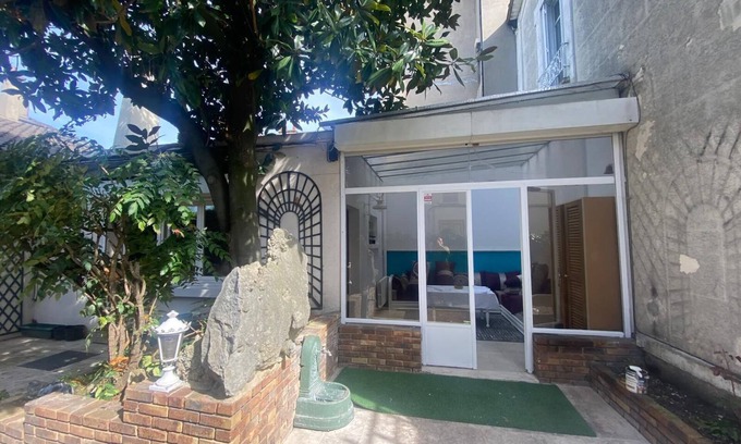 Pierrefitte-sur-Seine Maison | Vrbo Property
