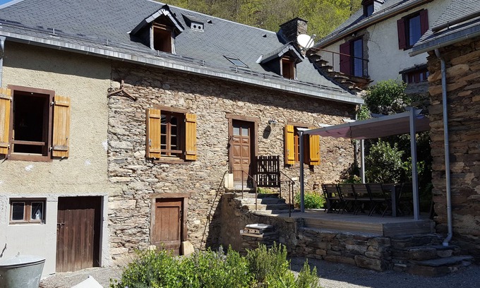 Baren Cottage | A 8 kilomètres de Luchon - Gîte De La Prade 10 personnes, 3 Epis avec piscine