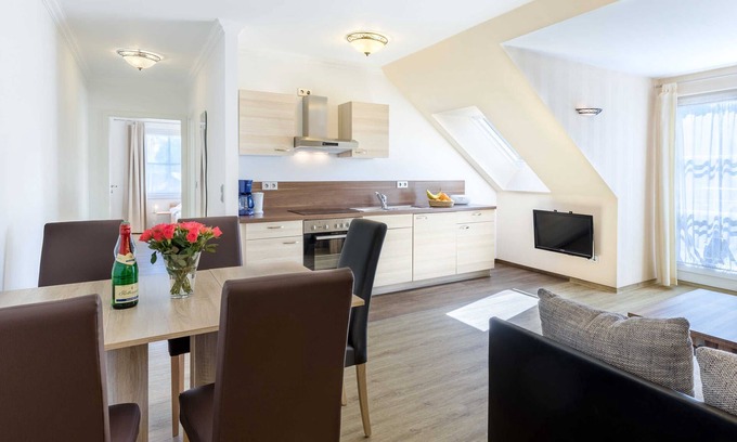 Pepelow Appartement | (8) Matthias, 2-room apartment, loggia, upper floor - Ostseeferienhaus Drachenflieger Pepelow OFC 02