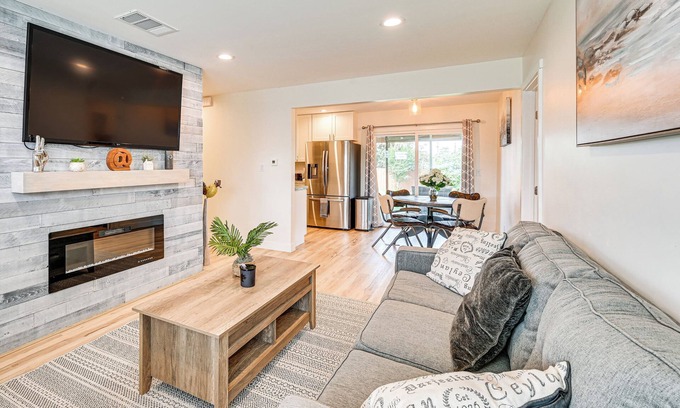 Lincoln Acres Maison | Chic Chula Vista Home: 10 Mi to Downtown San Diego