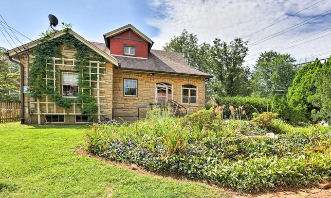 Strathmoor Village Maison | 8 Mi to Kentucky Derby Charming Louisville Gem