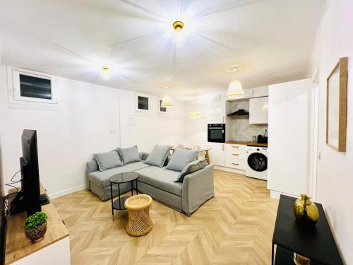 Villejuif Appartement | 8 min from Paris, l'Entre-Vert, park side