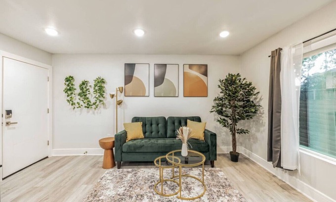 Old East Dallas Appartement | 8 Minutes to DT | 1/1 w/Parking (103)