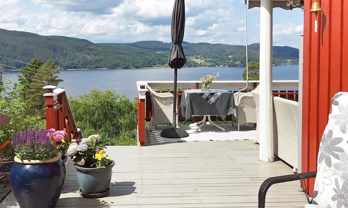 Hurum Maison | 8 person holiday home in Klokkarstua