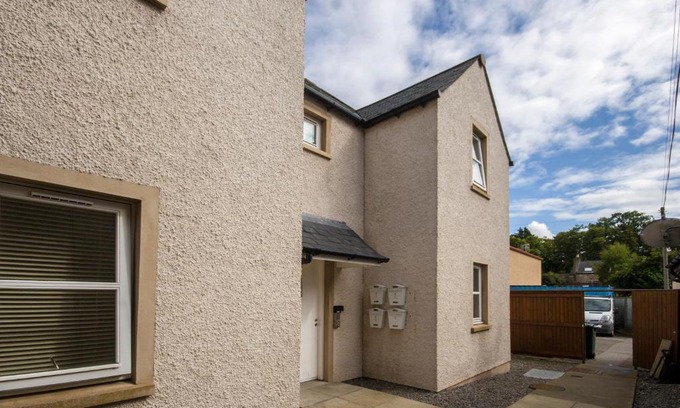 Forres Appartement | 8 Varis Apartments