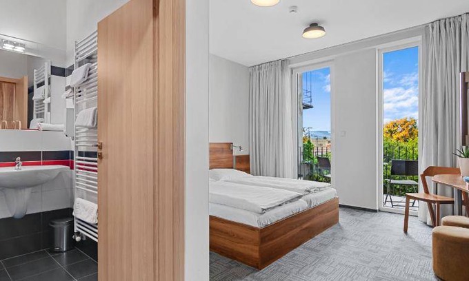 Dvur Kralove nad Labem Lit Et Petit-Déjeuner | 80 m² Chambre d'hôtes ∙ 6 personnes