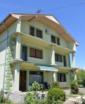 Slavonski Brod Appartement | 80 m² Appartement ∙ 2 chambres ∙ 8 personnes