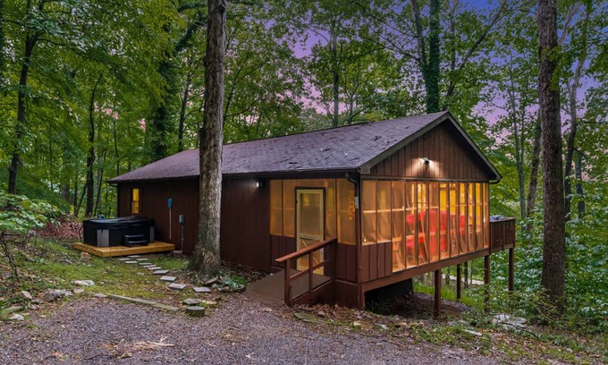 Great Cacapon Cabine | 80 m² Chalet ∙ 2 chambres ∙ 7 personnes