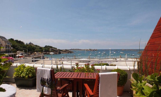 Tregastel Hôtel | 80 m² Hôtel ∙ 8 personnes