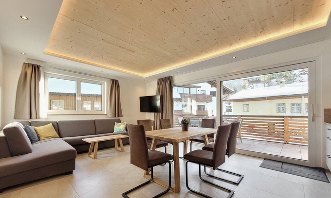 Bichlbach Appartement | 80 m² Moderne Ferienwohnung mit Balkon, Gratis Badesee, 100 m bis zum Skigebiet