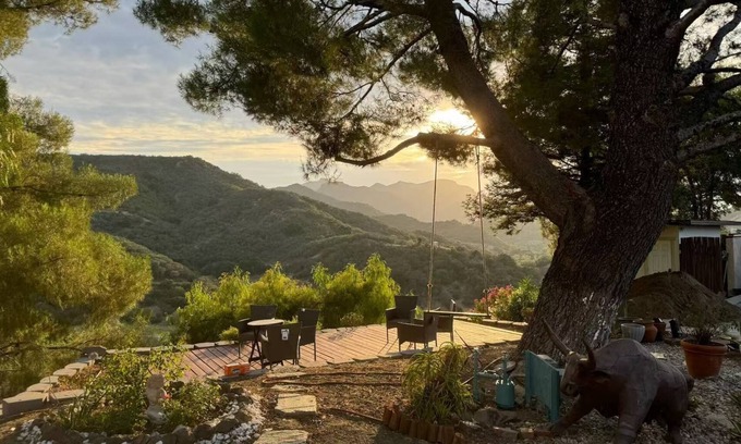 Thousand Oaks Maison | 808 Retreat -A Tranquil Oasis