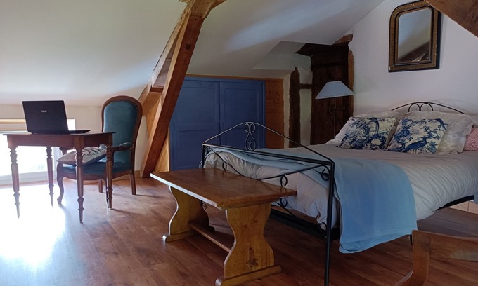 Auzon Maison | Maison étagée de 80m² en Auvergne dans batisse en pierre de 1640 classée 3 ⭐⭐⭐