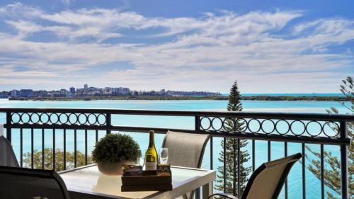 Golden Beach Appartement | #812 Ramada Resort, Beachfront