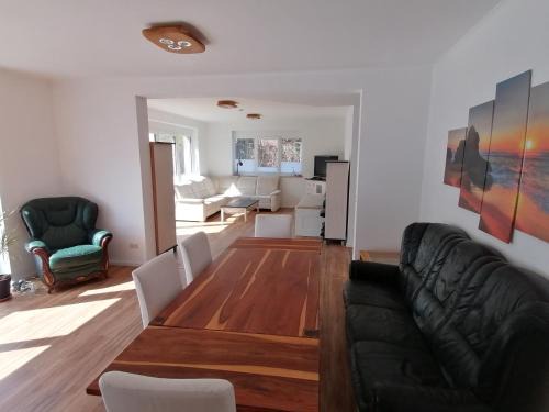 Stadtmitte Appartement | 85 qm Wohnung Pauluste mit Terasse und Garten