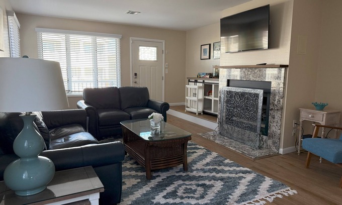 North End Maison | 856 Brighton Duplex - 5-bedroom townhome with TONS of Parking