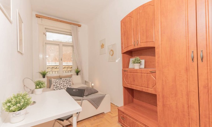 Nepszinhaz negyed Station Balnéaire | 86 m² Chambre privée ∙ 1 chambre ∙ 1 personne