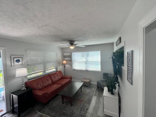 Vero Beach Appartement | 875 Oasis #1 Location!