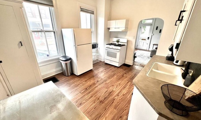 German Village Appartement | 888 Macon (1 bdrm) · Historic German Village home | fenced yard