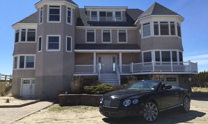 West Hampton Dunes Maison | 8BR Glamorous Home Oceanfront avec piscine + jacuzzi. Offres de dernière minute disponibles!