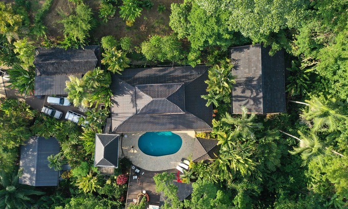 Uvita Villa | UNIQUE-Multiple Ocean View Jungle Balinese Domaine with Gardens & Chickens