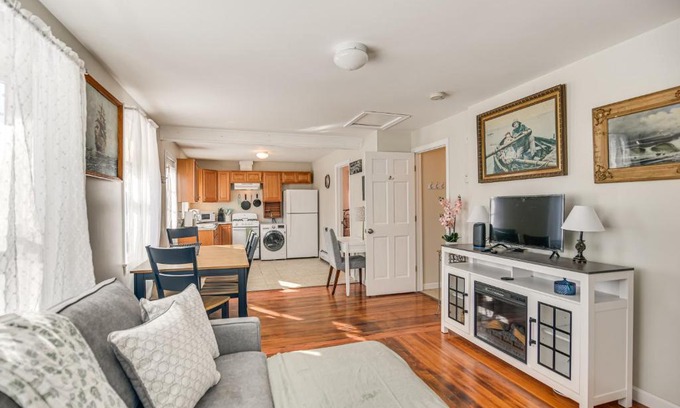 Westport Maison | 9 Mi to Beach Home with Private Yard in Westport