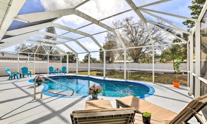 Bayshore Gardens Maison | 9 Mi to Beaches Home with Pool and Patio in Bradenton
