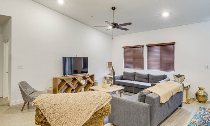 Greenacres Maison | 9 Mi to Dtwn Bakersfield: Pet-Friendly Home