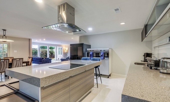Bethesda Maison | 9 Mi to National Mall: Spacious Bethesda Retreat!