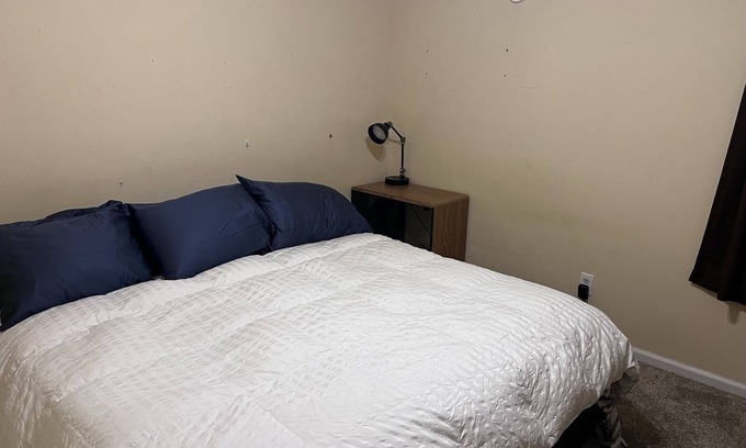 Tallahassee Maison | 9 Miles to FAMU & 7 Miles to FSU; Convenient/Safe Neighborhood. Backyard fenced.