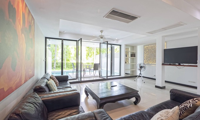 Kathu Villa | Villa sur 3 étages, piscine privée, à 10 minutes de la plage de Patong, des commerces et de la vie nocturne.