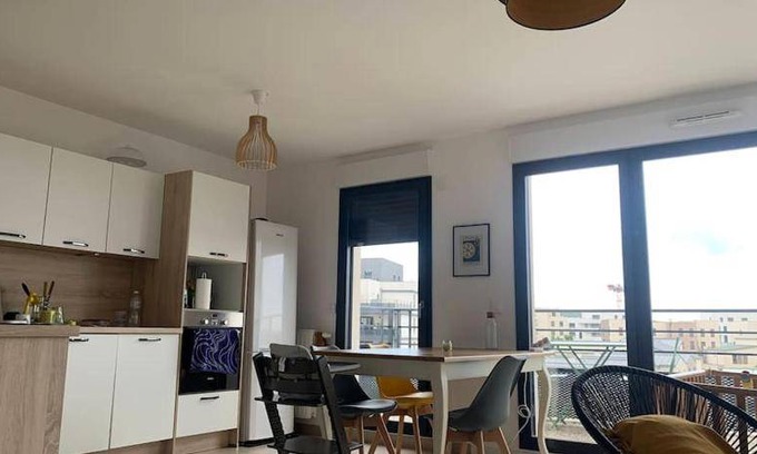 Saint-Cyr-l'Ecole Appartement | 90 m² Appartement ∙ 2 chambres ∙ 6 personnes