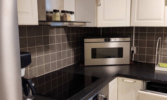 Molndal Appartement | 90 m² charming basement apartment near nature and the city
