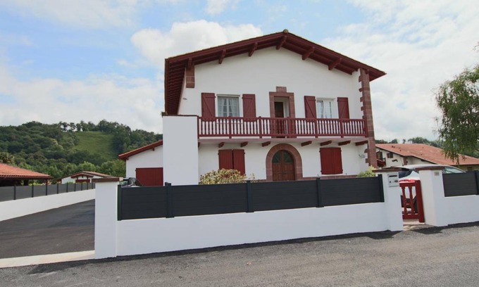 Saint-Jean-le-Vieux Maison | 90 m² Gîte ∙ 2 chambres ∙ 5 personnes