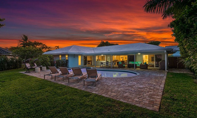 Tropic Isle Maison | 910 Managed By Brampton Park