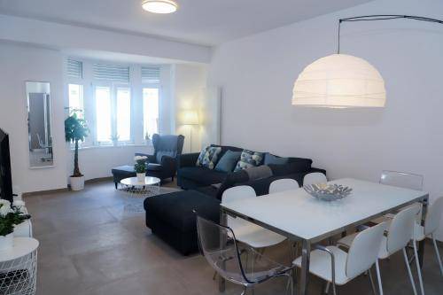 Gare Appartement | 95 m² Appartement ∙ 2 chambres ∙ 8 personnes