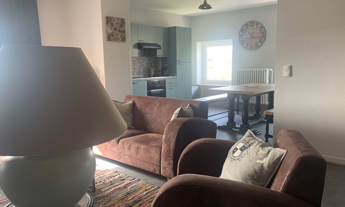 Uchizy Appartement | 95 m2 apartment on the 2nd floor with swimming pool in the center of the village