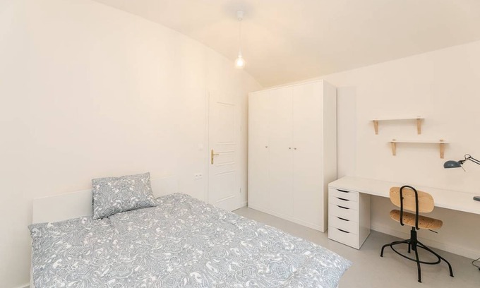 Smichov Station Balnéaire | 95 m² Chambre privée ∙ 1 chambre ∙ 1 personne