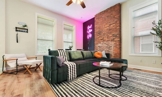 Point Breeze North Appartement | 9Bedrooms+Free Parking+BBQ+Netflix Near Bakery Sq.