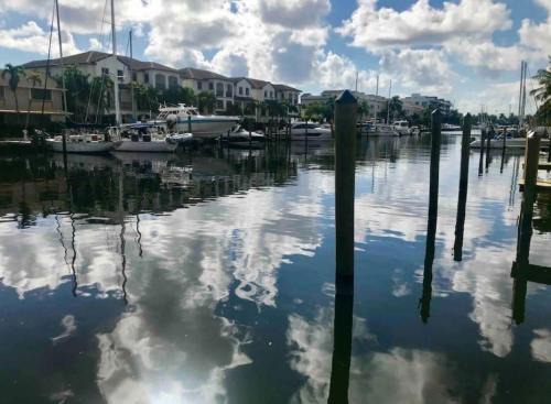 Hendricks and Venice Isles Maison | A 1bedroom Las Olas on the water