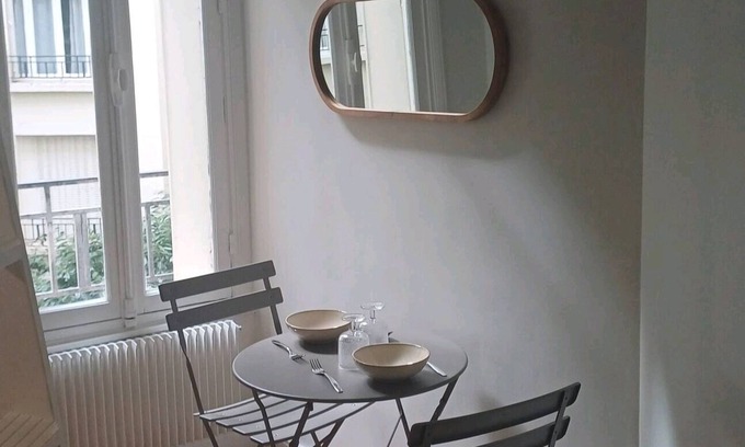 Passy Appartement | Cozy room Paris ; Eiffel tower , a 2 mn de Trocadero