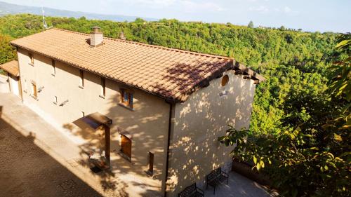 Grotte di Castro Maison | A 2 Passi dal Lago