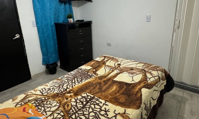 Fontibon Maison | ¡A 25 Minutos del Aeropuerto el Dorado! Casa Hospedaje Holcay