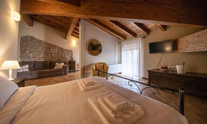 Volta Mantovana Lit Et Petit-Déjeuner | A B&B nestled in the nature of the Mincio Park. The ideal place to relax