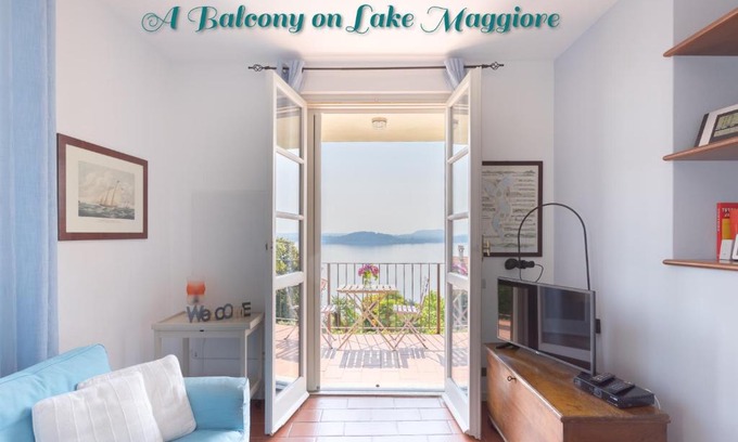 Belgirate Appartement | A Balcony on Lake Maggiore